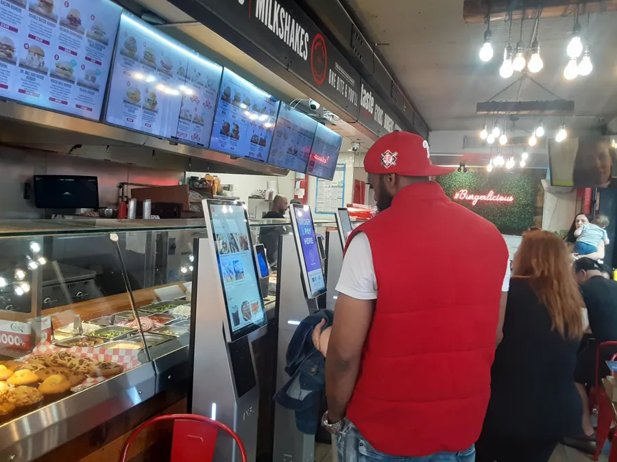 Real Burger · Taco · Sandwich restaurant running INFI